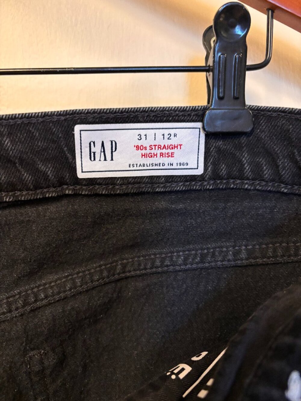 GAP nineties straight hi-rise flare Size 31-12 Flawless Used Condition BLACK